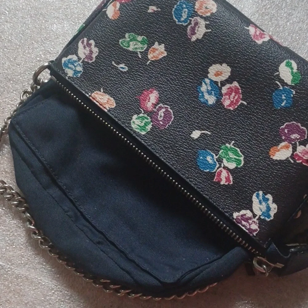 SOLD - COACH Large Wristlet 19 in Wildflower Print - Mini Purse - Picture 10 of 15